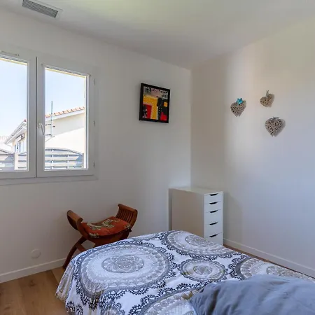 Dom wakacyjny Maison A Avec Jardin Et Piscine Privee Pour 6 Personnes - Fr-1-50-95