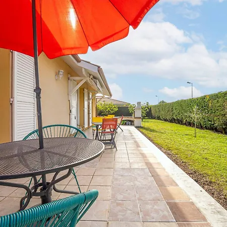 펜션 Maison A Avec Jardin Et Piscine Privee Pour 6 Personnes - Fr-1-50-95 *